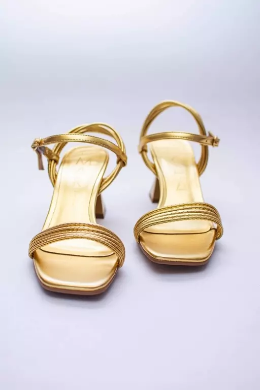 sandalia Strips
