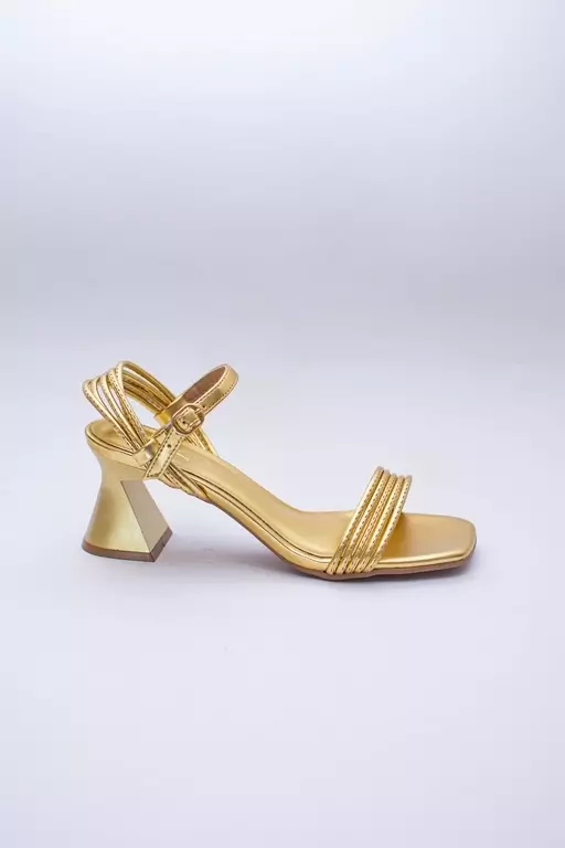 sandalia Strips