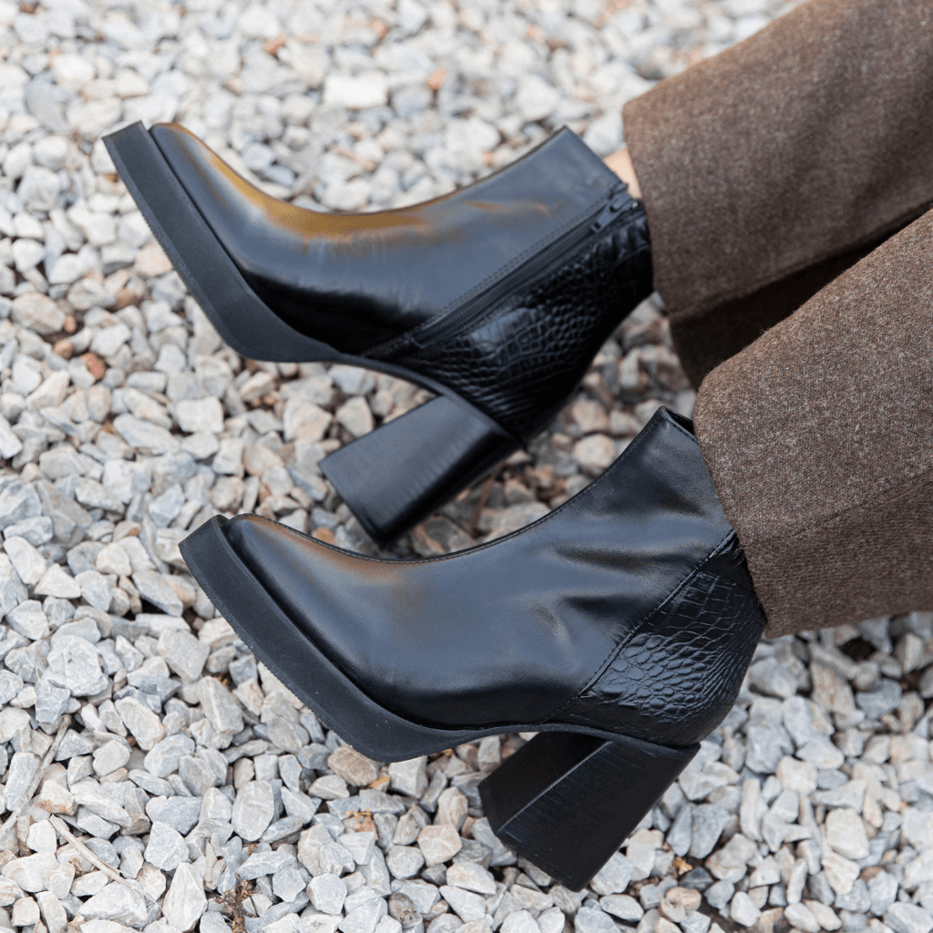 BOTA NOIR